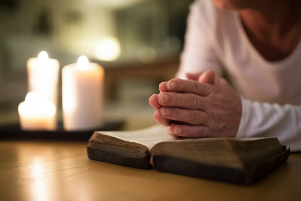 praying while reading the Bible